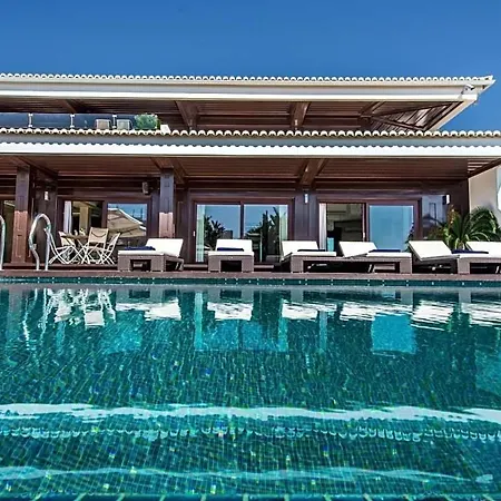 Olhos De Agua Sleeps 16 Pool Air Con Wifi *