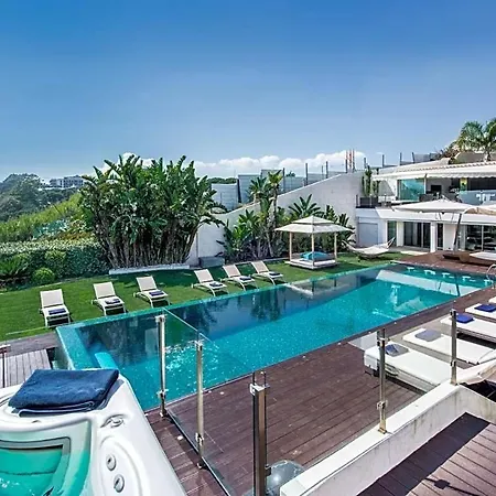 Olhos De Agua Sleeps 16 Pool Air Con Wifi Villa