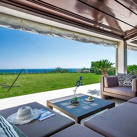 Olhos De Agua Sleeps 16 Pool Air Con Wifi *