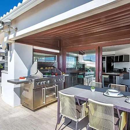 Olhos De Agua Sleeps 16 Pool Air Con Wifi Villa