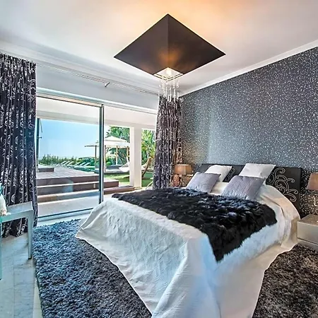 Olhos De Agua Sleeps 16 Pool Air Con Wifi Villa *