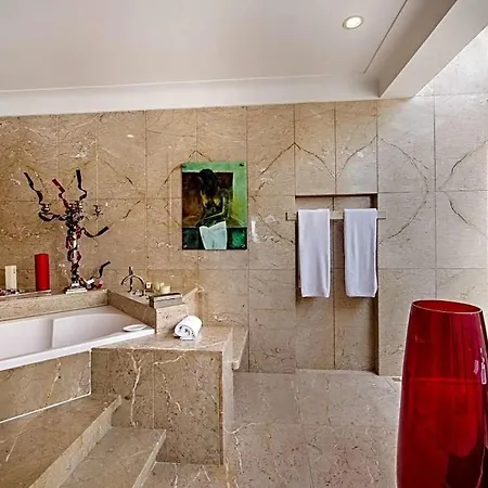 Olhos De Agua Sleeps 16 Pool Air Con Wifi *